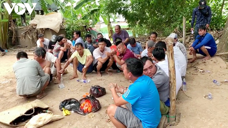 cong an dot kich soi ga, bat giu 27 doi tuong hinh 1