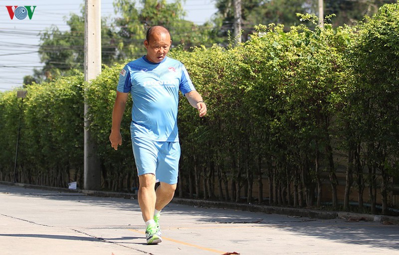 hlv park hang seo "chiu thua" hoc tro trong buoi tap cua u23 viet nam hinh 5