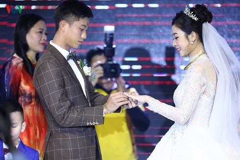 phan van duc rang ro trong ngay ket hon voi co dau xinh dep nhat linh hinh 5