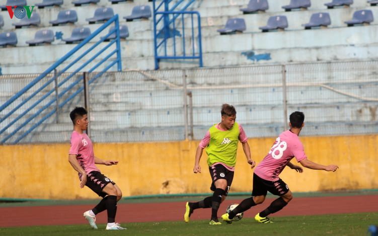 quang hai, dinh trong tap rieng, bo ngo kha nang da sieu cup qg hinh 7