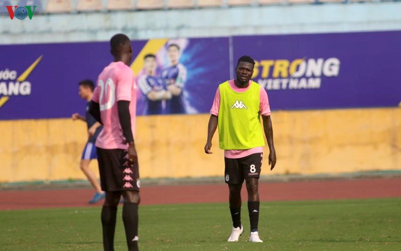 quang hai, dinh trong tap rieng, bo ngo kha nang da sieu cup qg hinh 8