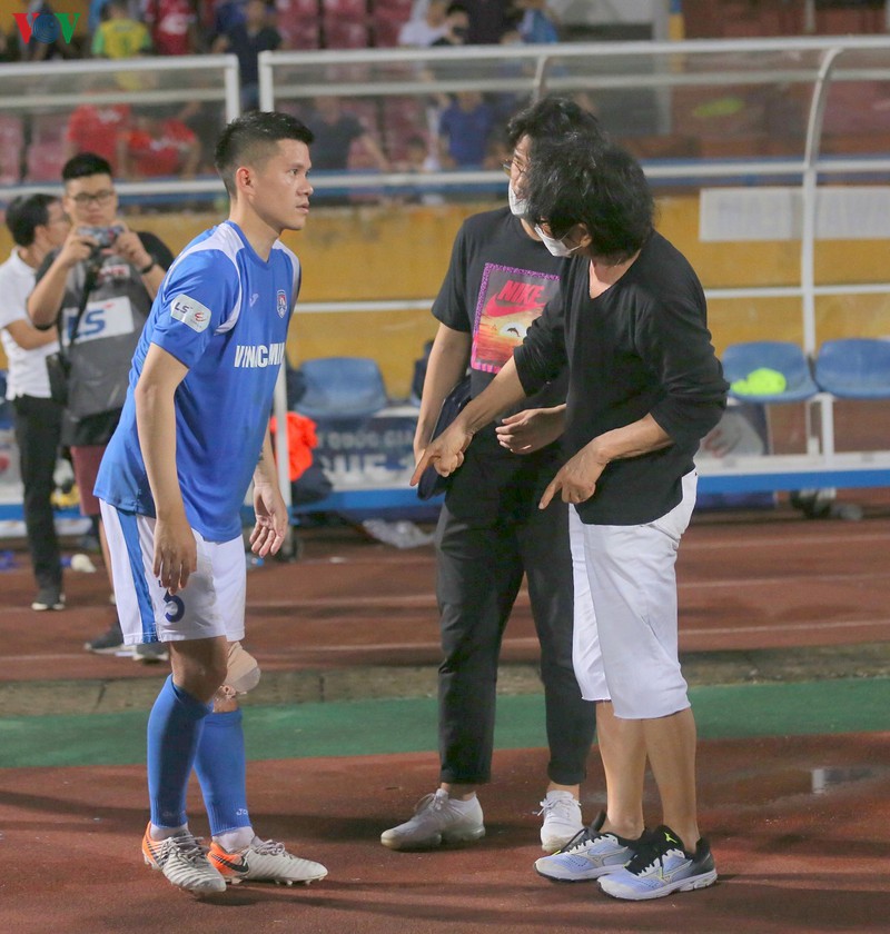 'than y' choi ju-young lo lang, kiem tra chan thuong tung tuyen thu  hinh 2