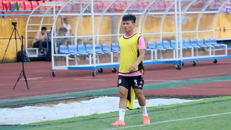 chan thuong khong the thi dau, quang hai "doi nghe" lam trong tai bien hinh 2