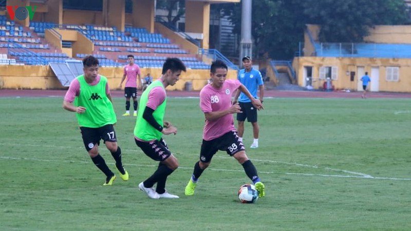 chan thuong khong the thi dau, quang hai "doi nghe" lam trong tai bien hinh 7