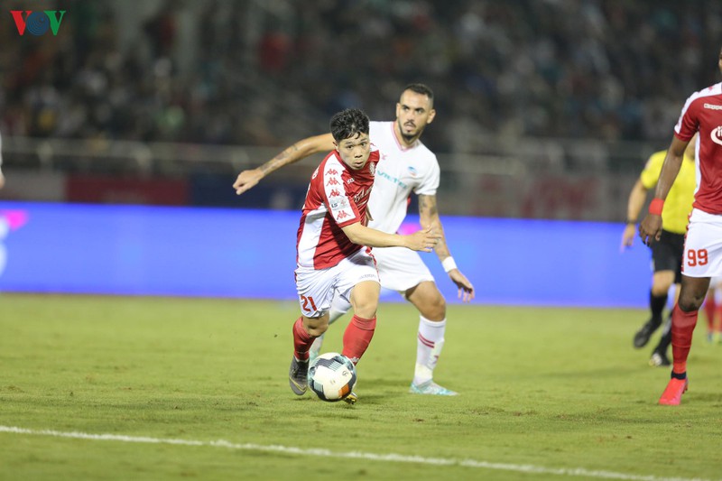 toan canh: cong phuong toa sang giup clb tphcm tro lai cuoc dua vo dich v-league 2020 hinh 6