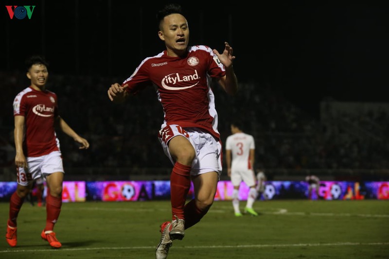 toan canh: cong phuong toa sang giup clb tphcm tro lai cuoc dua vo dich v-league 2020 hinh 8