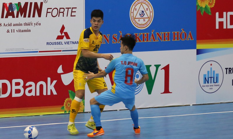 vong 3 giai futsal hdbank vdqg: nguoc dong ha k.sg, sahako tro lai ngoi dau hinh 1