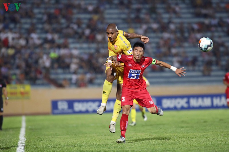 truc tiep vong 6 v-league, slna 1-3 clb tphcm, nam dinh 0-2 hai phong, viettel 1-2 thanh hoa hinh 4