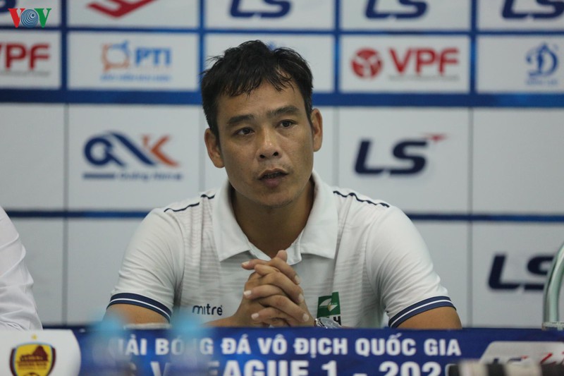 buc xuc trong tai, hlv slna viet don kien nghi ngay sau tran gap quang nam hinh 1
