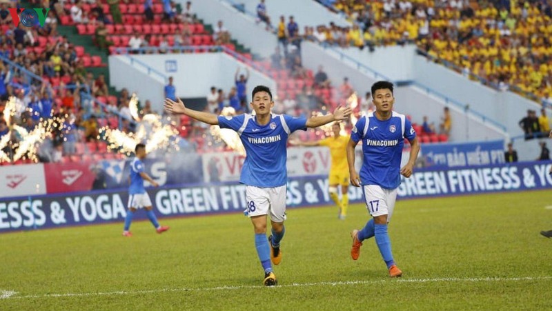 tuong thuat than quang ninh 3-2 nam dinh: sao u22 viet nam ghi sieu pham hinh 2