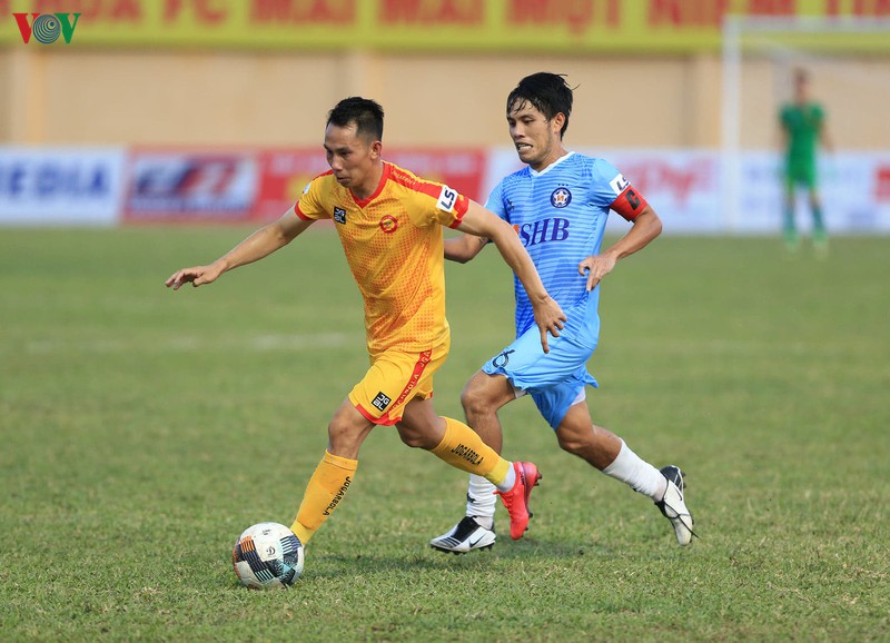 hlv thanh cong noi gi sau tran thua dau tien cung thanh hoa?  hinh 1
