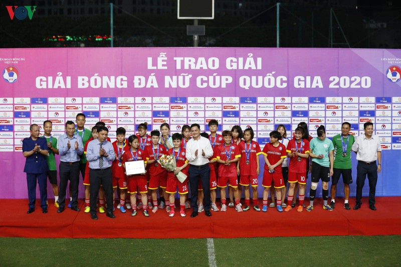 clb nu tphcm vo dich cup qg nu ngay lan dau tham du hinh 9