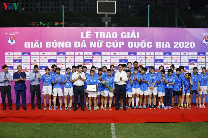 clb nu tphcm vo dich cup qg nu ngay lan dau tham du hinh 10