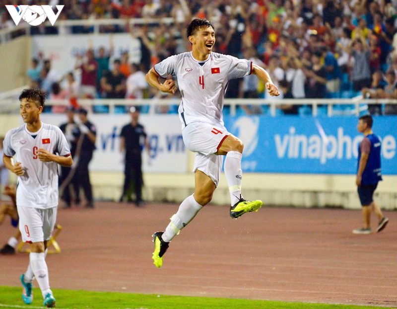 doan van hau hoan tat cach ly, sap tro lai tap luyen cung ha noi fc  hinh 1