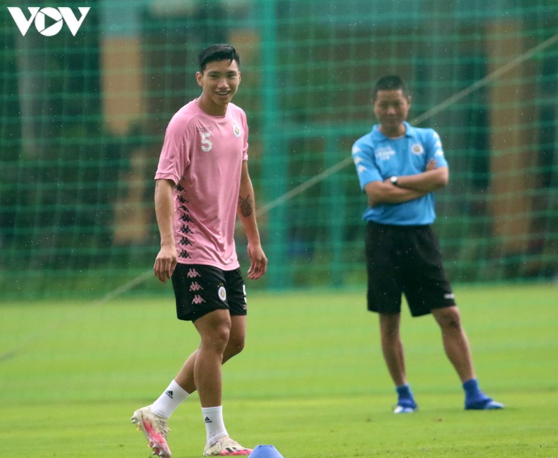 hlv chu dinh nghiem: van hau chu dong xin tap som cung ha noi fc  hinh 1