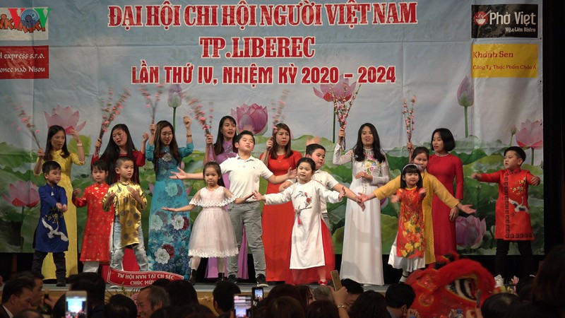 tung bung gala chao nam moi 2020 cua nguoi viet tai sec hinh 3