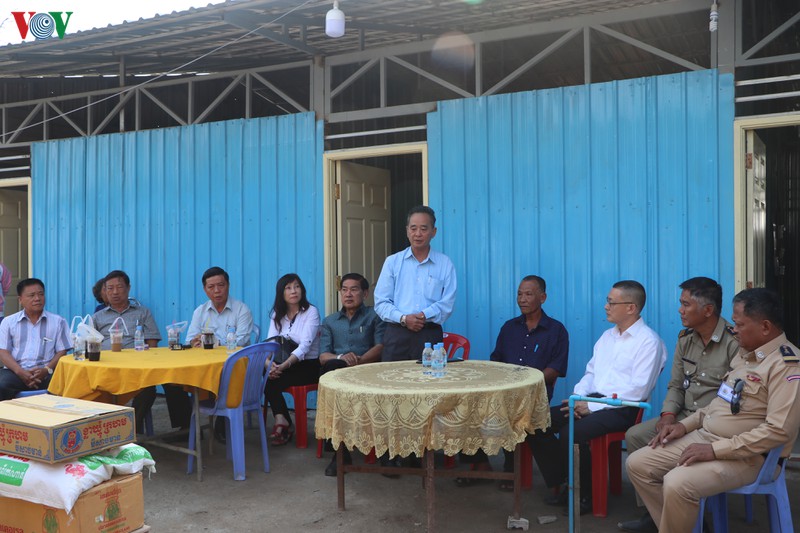 trao tang 3 can nha cho cac ho dan bi hoa hoan tai campuchia hinh 1