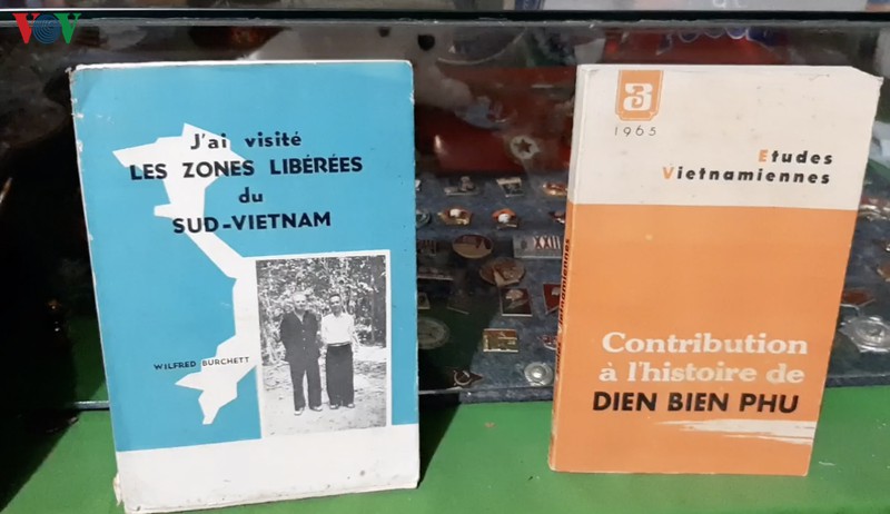 bao tang dx tai indonesia: bieu tuong cua tinh yeu voi radio hinh 3