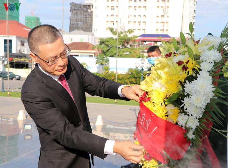 cong dong nguoi viet tai campuchia ky niem ngay thuong binh, liet sy hinh 2