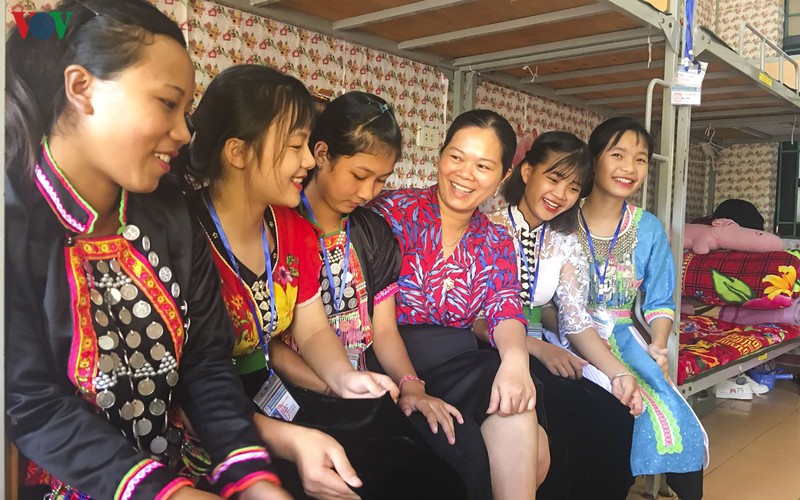 day lui tao hon va hon nhan can huyet tai dien bien hinh 1