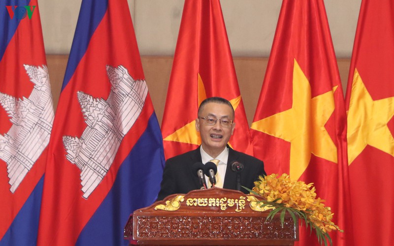 thu tuong campuchia don tet nguyen dan cung cong dong nguoi viet hinh 2