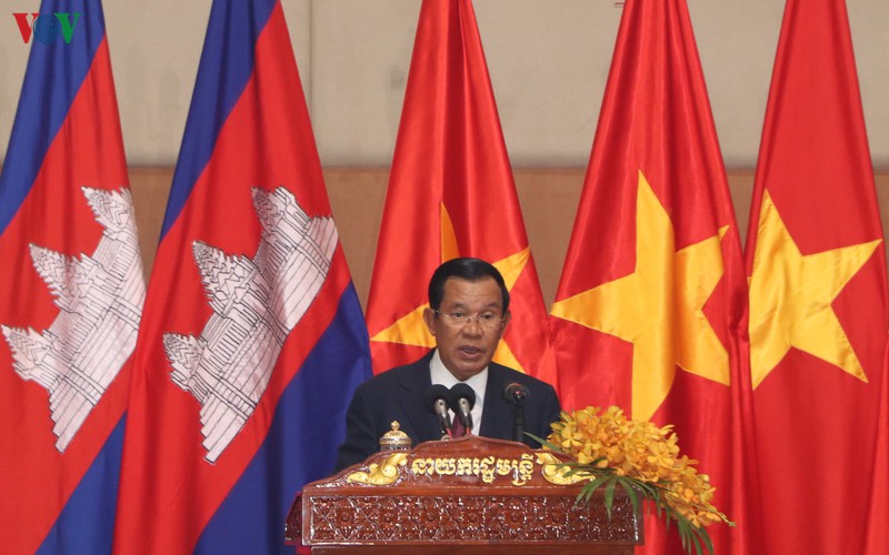 thu tuong campuchia don tet nguyen dan cung cong dong nguoi viet hinh 1