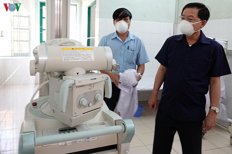 dua khach du lich trung quoc luu tru cach xa khu dan cu o binh dinh hinh 1