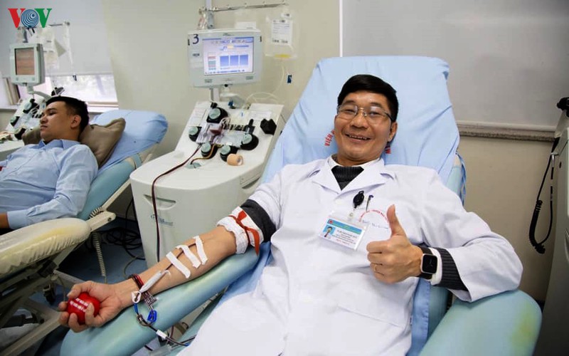 canh bao nguy hiem vi can nguon mau du tru giua mua dich corona hinh 2