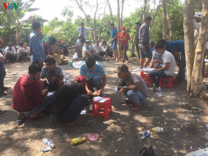 tien giang bat 36 doi tuong da ga an thua bang tien hinh 1