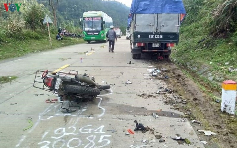 kon tum dua thi the vo chong du khach duc bi tngt ve da nang hinh 1