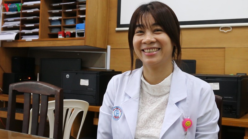 bac si cho ray ke chuyen doi dau dich benh covid-19 hinh 4
