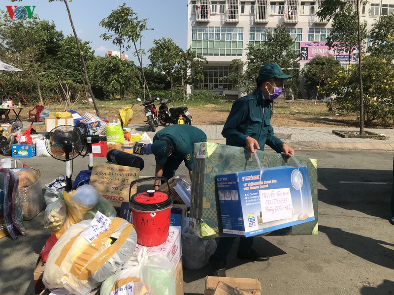 anh: muot mo hoi nhan do tiep te chuyen cho nguoi cach ly o tphcm hinh 9