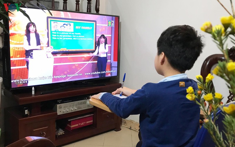 ban khoan viec cong nhan ket qua hoc online va qua truyen hinh hinh 1