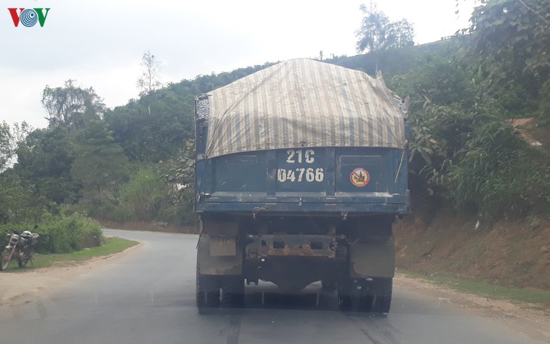 yen bai tinh trang xe qua tai, qua kho co dau hieu tai dien hinh 2