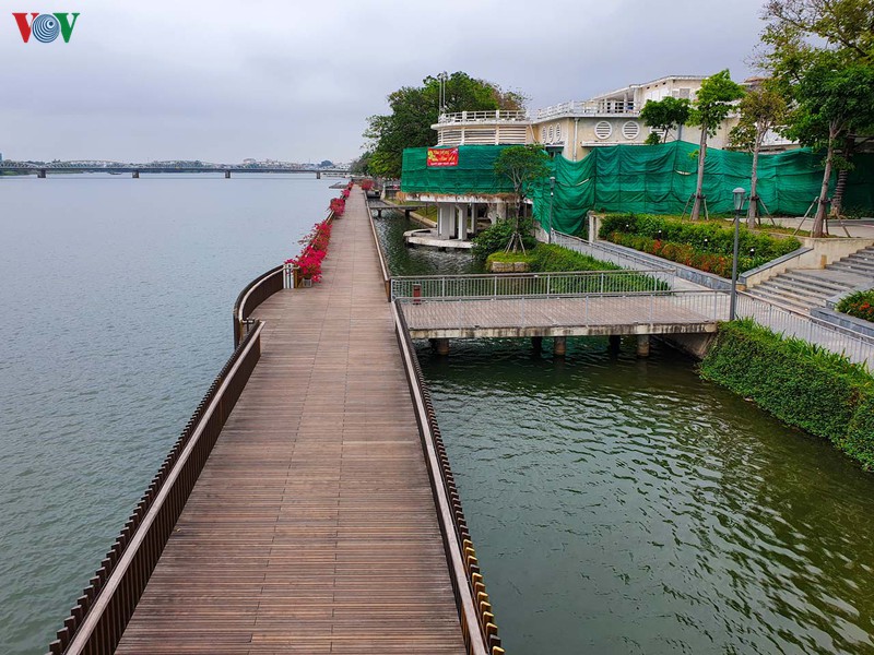 anh: hue trong ngay dau nghiem chinh thuc hien cach ly xa hoi hinh 11
