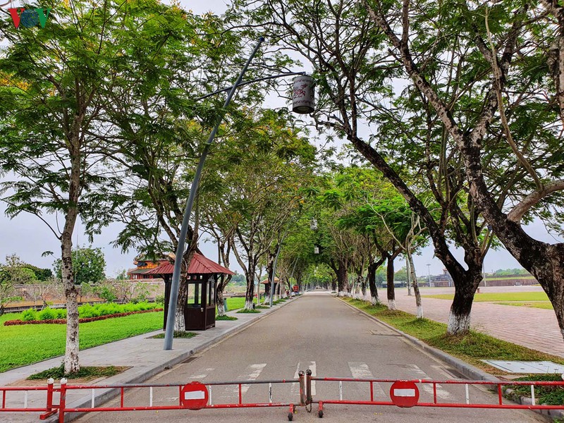 anh: hue trong ngay dau nghiem chinh thuc hien cach ly xa hoi hinh 12