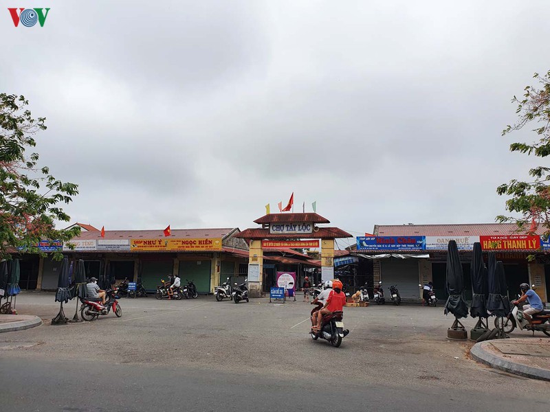 anh: hue trong ngay dau nghiem chinh thuc hien cach ly xa hoi hinh 14