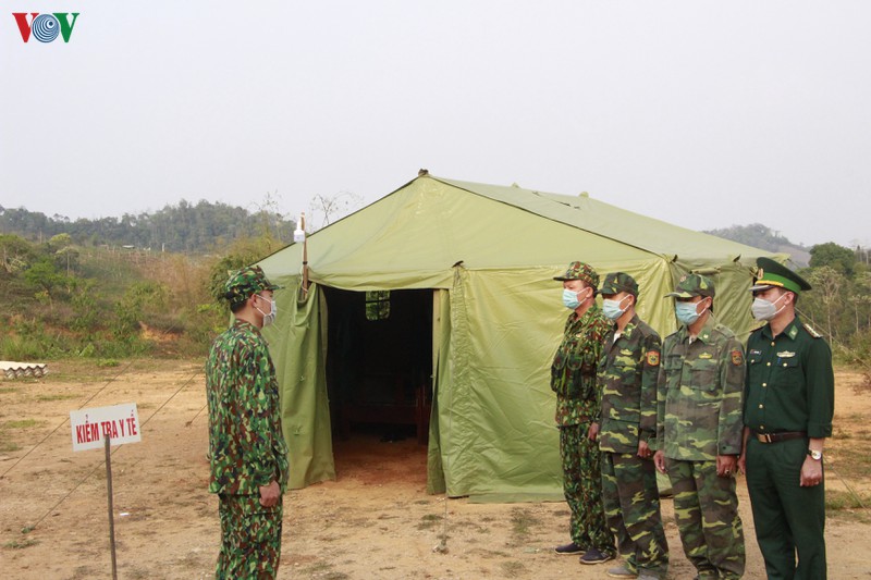 son la tam thoi dong cac cua khau tren tuyen bien gioi viet nam - lao hinh 1