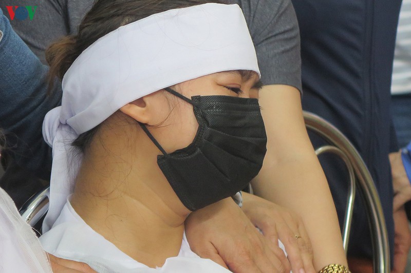 chum anh: xuc dong le vieng hai chien si cong an hy sinh tai da nang hinh 5