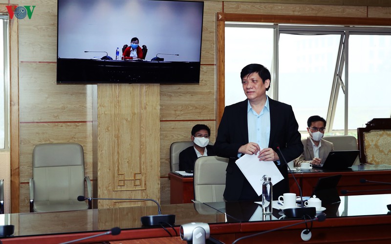 cach ly xa hoi khong phai la "ngan song cam cho" hinh 2