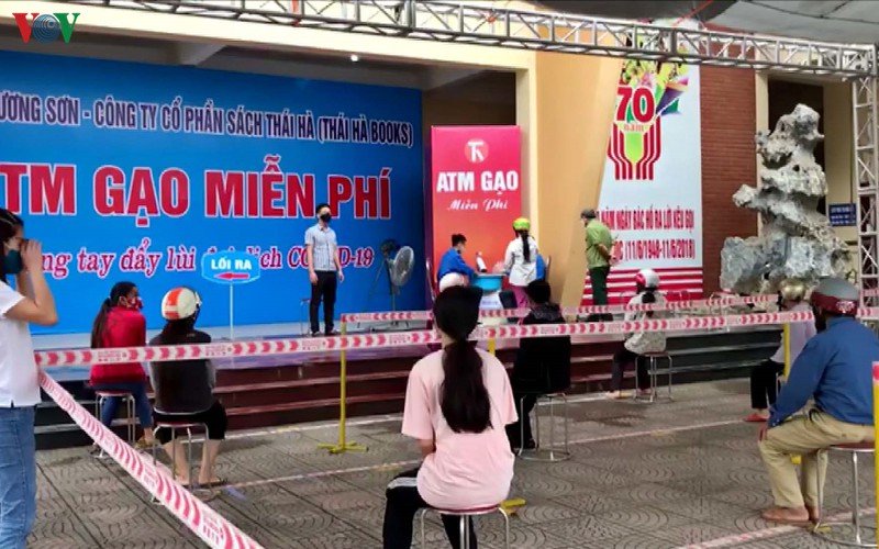 atm gao dau tien o hoa binh se ho tro 30 tan gao cho nguoi ngheo hinh 1
