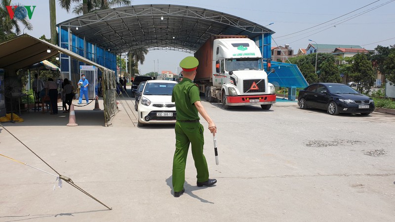 quang ninh kiem soat phong dich o cac diem chot giao thong dip nghi le hinh 2