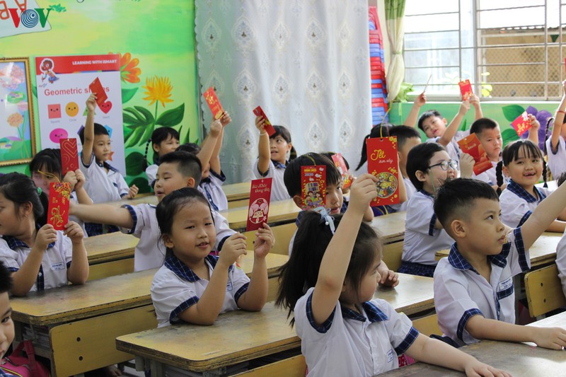 hoc sinh tieu hoc va mam non no nuc trong ngay "tuu truong dac biet" hinh 8