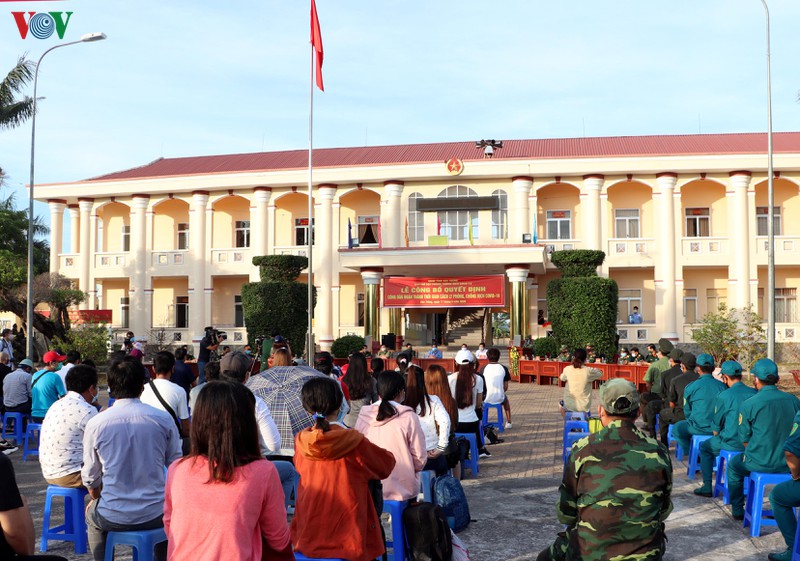 hon 100 nguoi hoan thanh cach ly phong dich covid-19 hinh 1