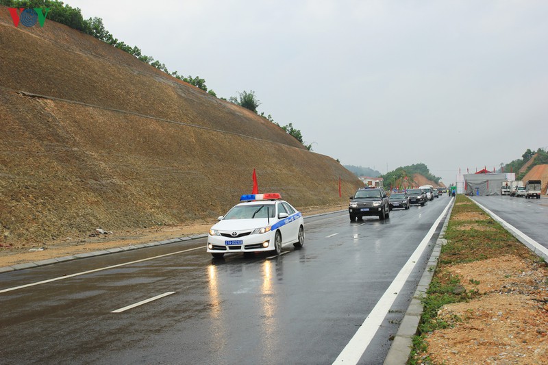 thong xe ky thuat duong noi quoc lo 32c voi cao toc noi bai - lao cai hinh 1