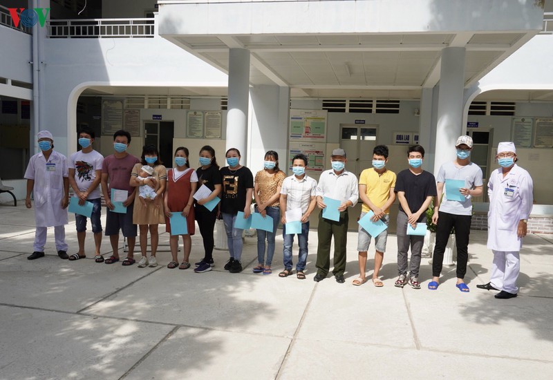 bac lieu: 17 benh nhan covid-19 tu nuoc ngoai ve duoc dieu tri khoi  hinh 1