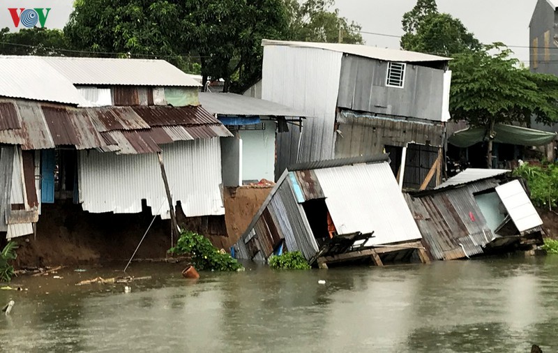 sat lo nghiem trong khien 15 ho dan tai an giang phai di doi khan cap hinh 1