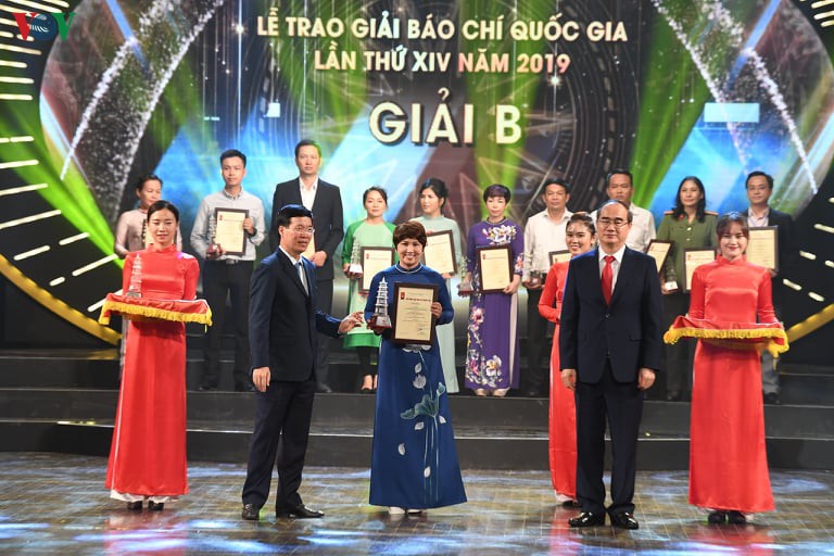 thu tuong nguyen xuan phuc: bao chi can giu vung tinh than cach mang hinh 4