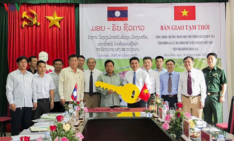 ban giao cong trinh truong thpt huyen bun nua cho tinh phong sa ly (lao) hinh 1