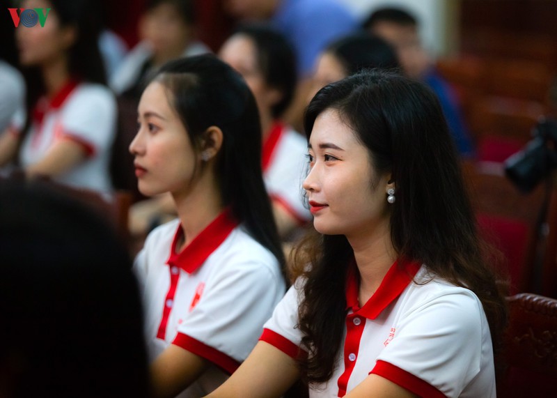 ve dep hue toa sang tai cuoc thi sac dep hoa khoi sv dh hue 2020 hinh 2